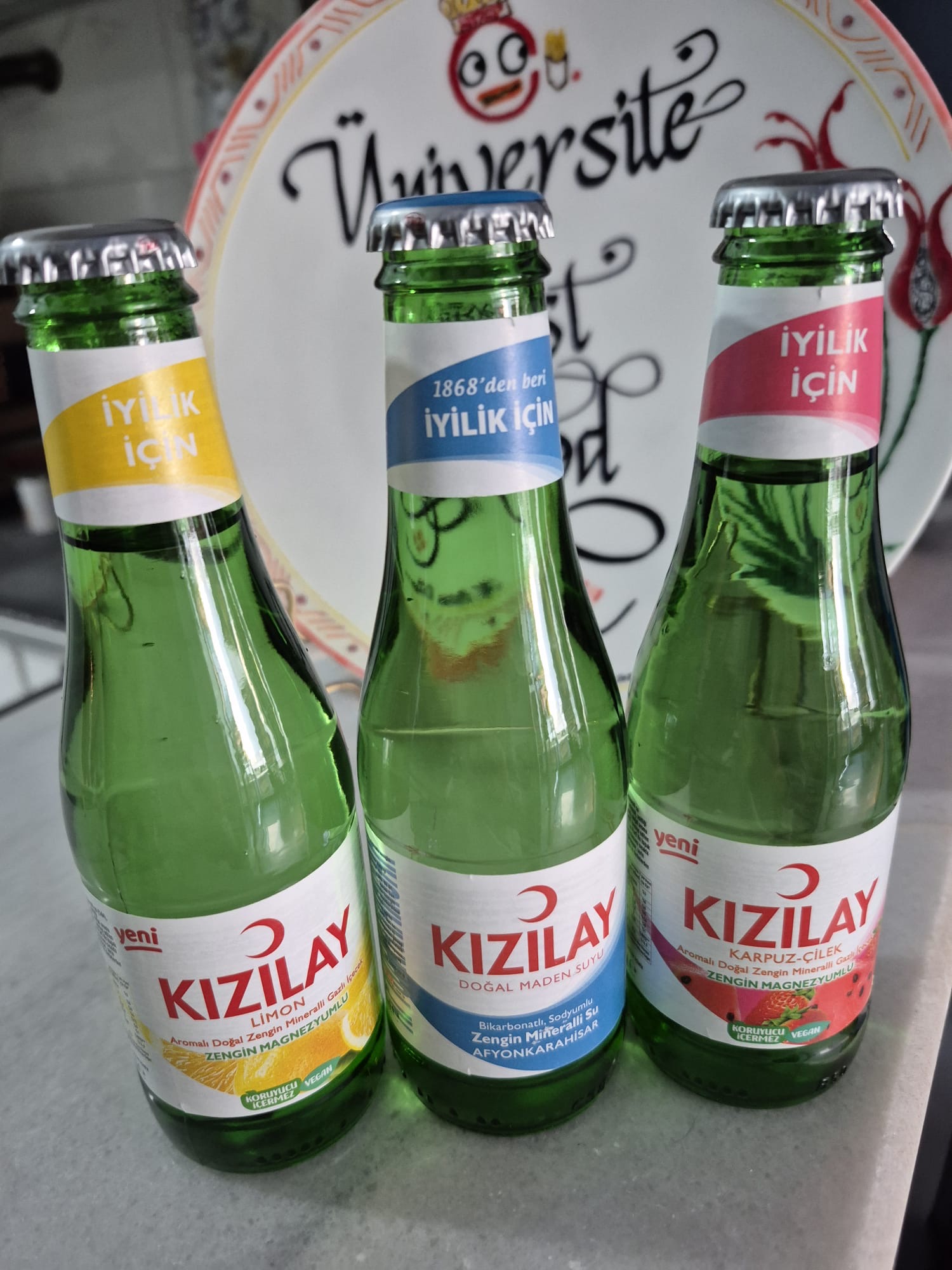 Sade ve aromalı maden suları